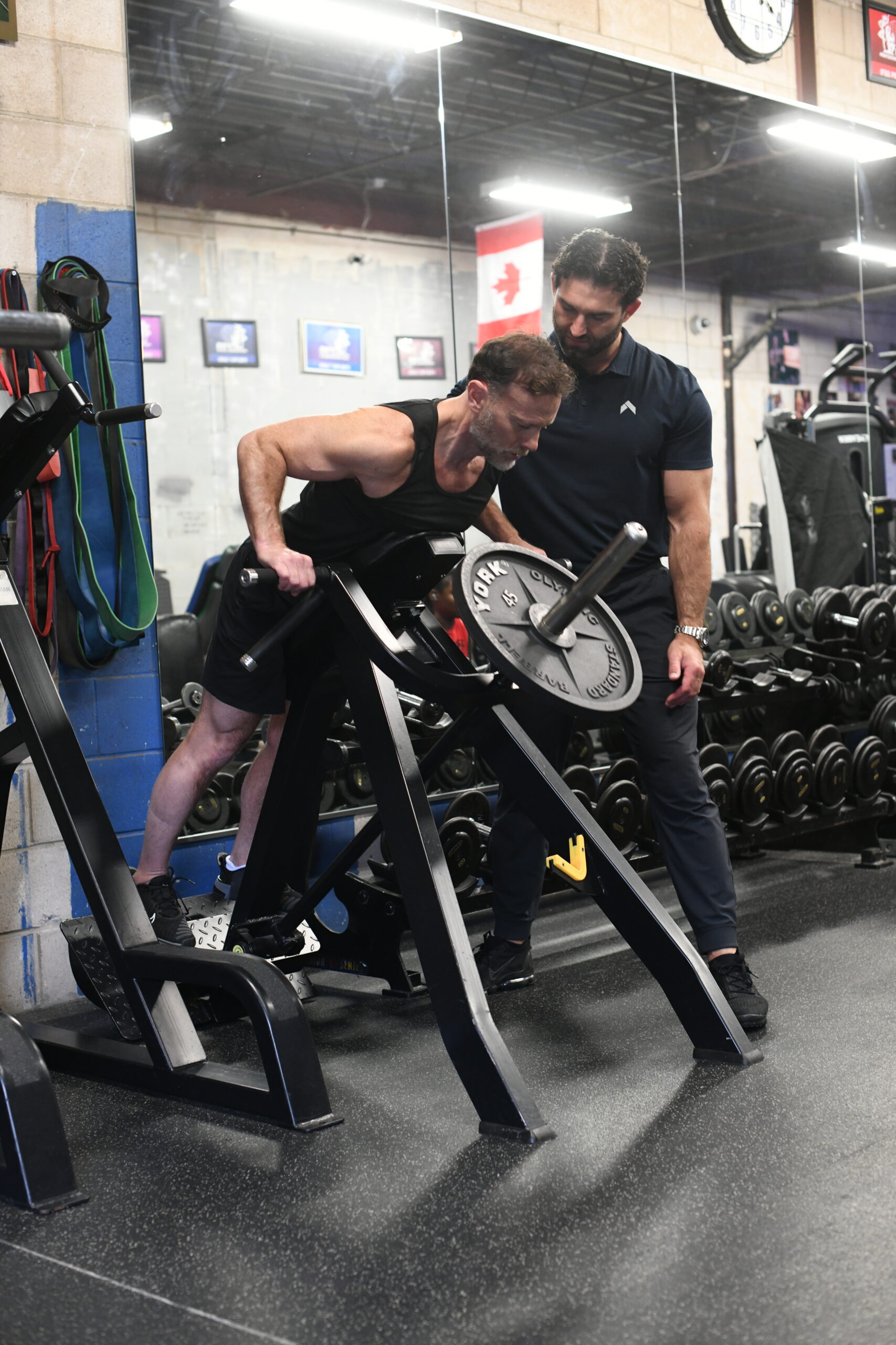 Jase Stevens running a one-on-one resistance training session at Hammer Fitness