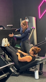 Debra Basch coaching a client one-on-one at Hammer Fitness in Scarborough, Toronto